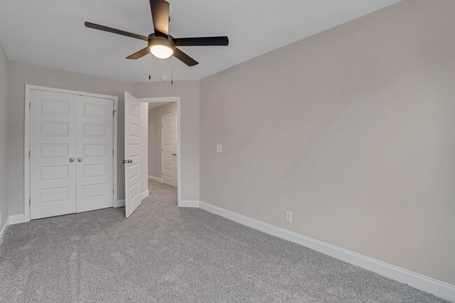 Building Photo - Excell Pointe 2 Bedroom Townhomes