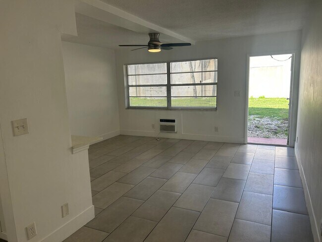 Building Photo - 2916 Funston St