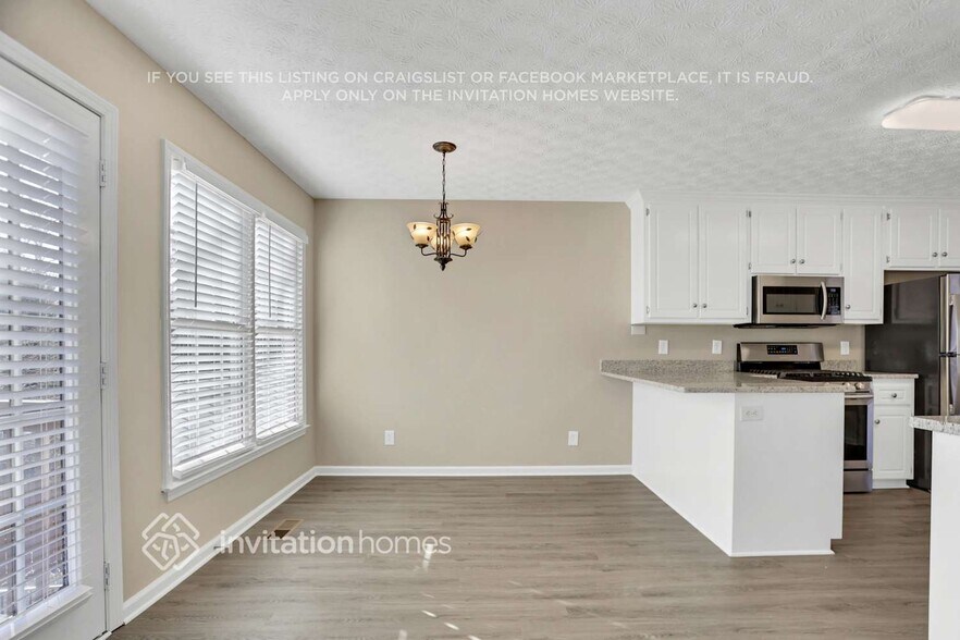 Building Photo - 222 Sable Trace Dr