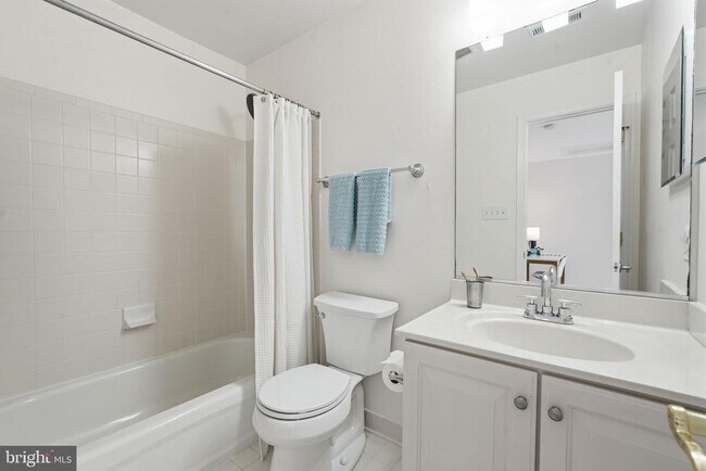 Building Photo - 3515 Devon Dr