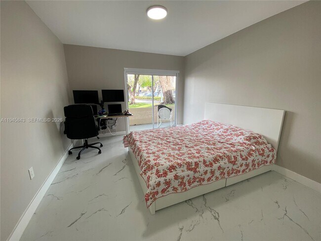 Building Photo - 7743 SW 86th St