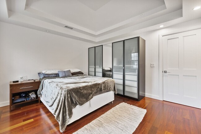 Building Photo - 4 Hadley Rd