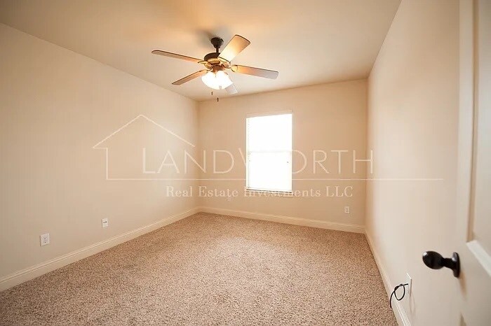 Building Photo - 4620 Angus Dr
