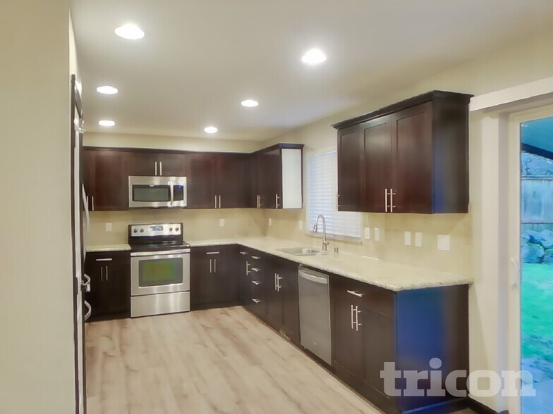 Building Photo - 6706 206th St Ct E