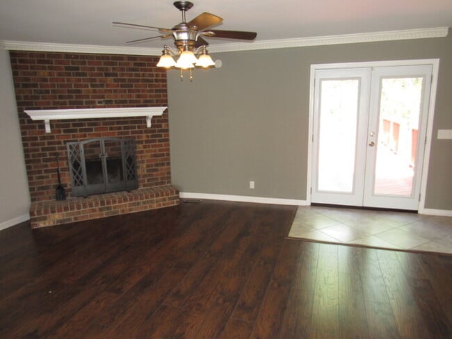 Building Photo - 4 bedroom home w/ walking trail to Percy P...