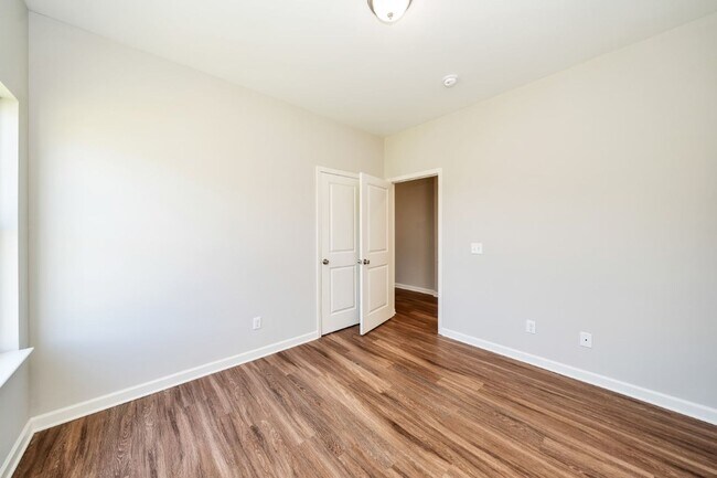Building Photo - Newly Renovated Home in Brookwood!
