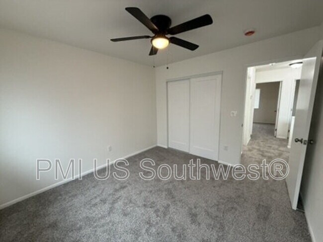 Building Photo - 405 Anna Cir