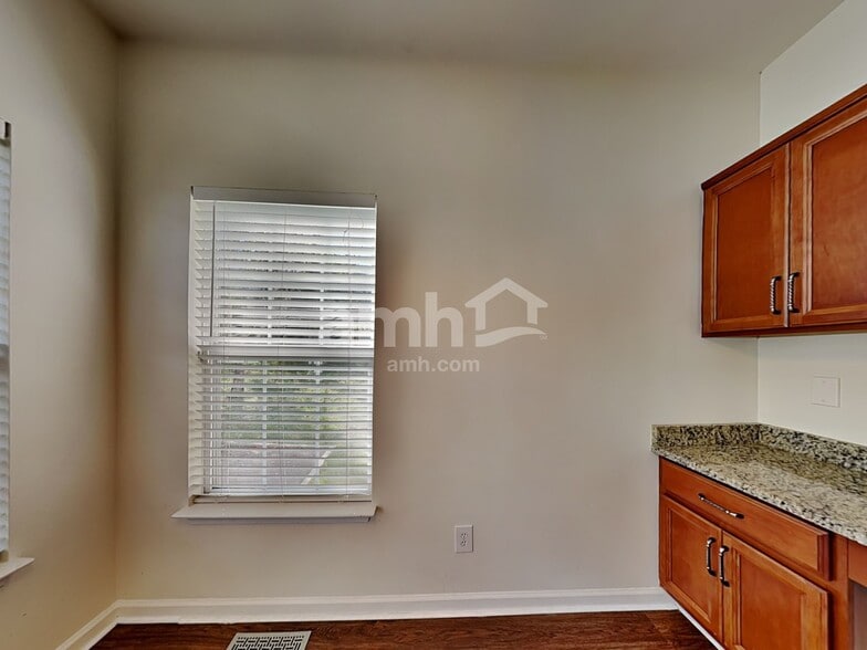 Building Photo - 141 Claybrook Ln