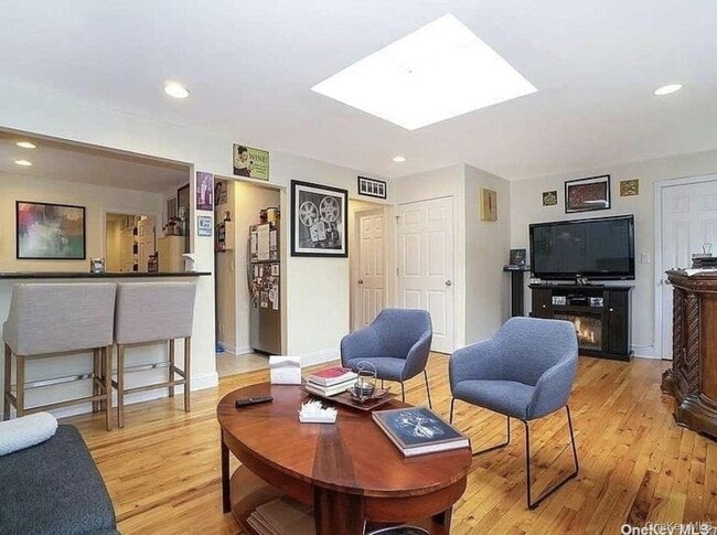 Building Photo - 1012 Old Northern Blvd