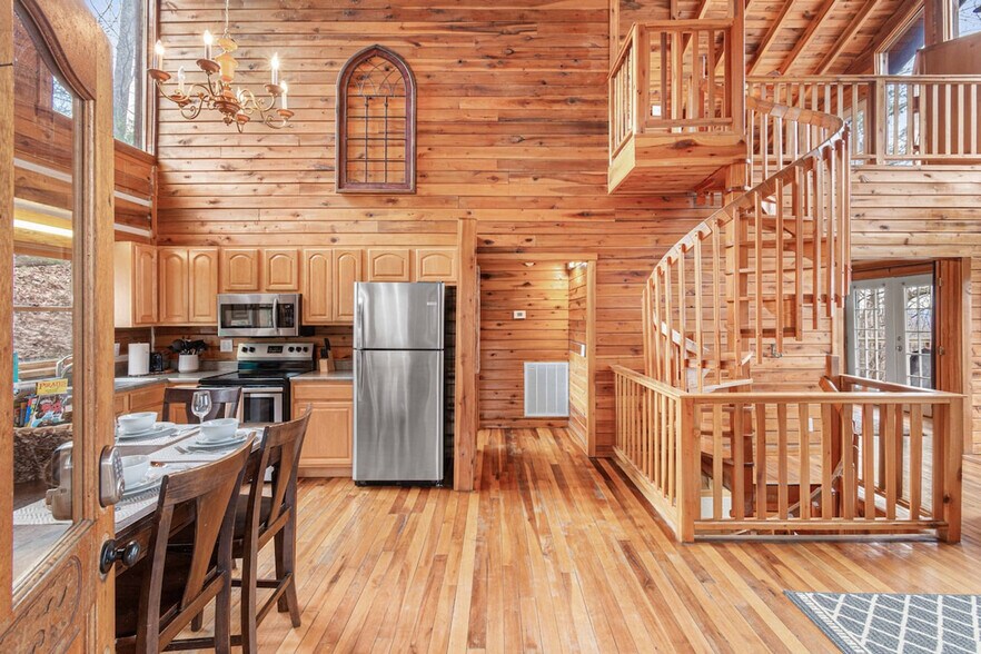 Building Photo - 1815 Silver Poplar Ln