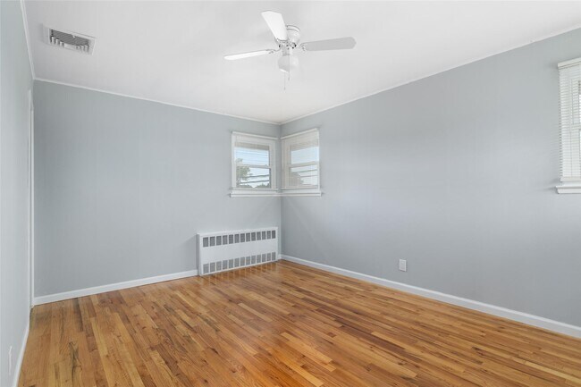 Building Photo - 4100 Meadow Ln