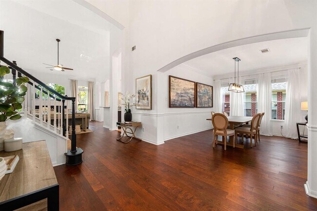 Building Photo - 1230 Ventura Canyon Dr