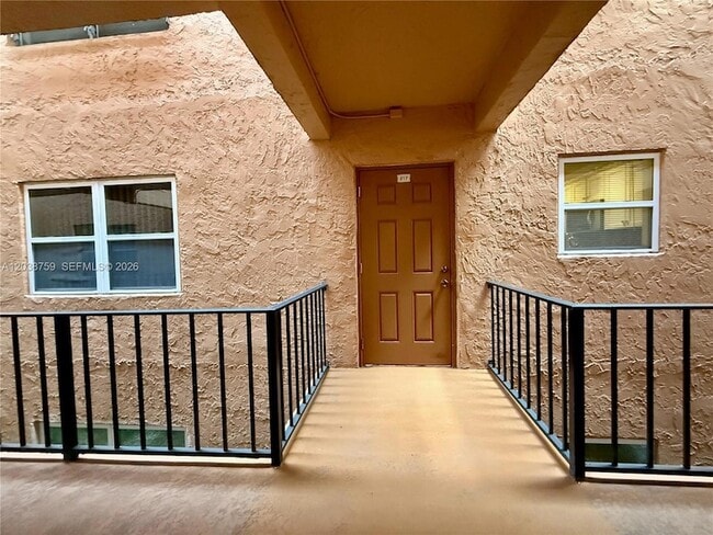 Building Photo - 3048 Sunrise Lakes Dr E