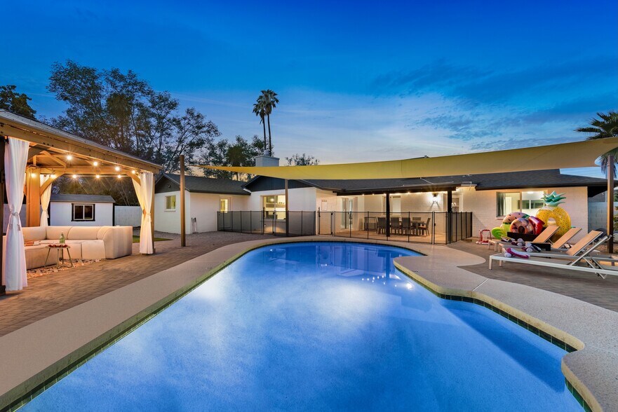 Large Pool - 4445 E Sharon Dr