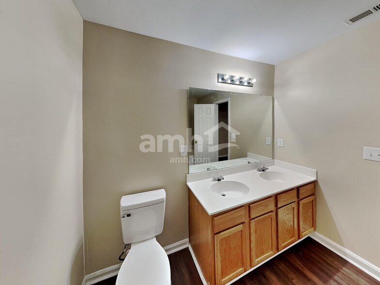 Building Photo - 1836 Meadow Crossing Dr