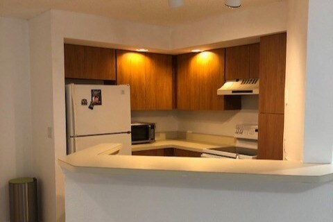 kitchen - 3380 Pinewalk Dr N