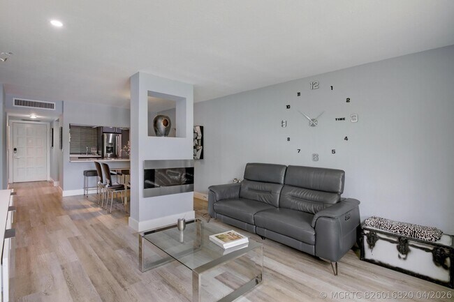 Building Photo - 4393 Trevi Ct