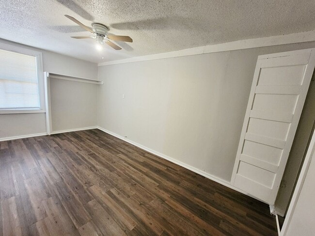 Building Photo - 1717 47th St