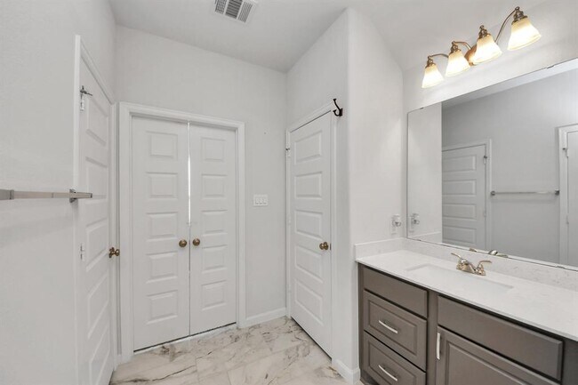 Building Photo - 11807 Latoveste Ln