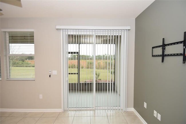 Building Photo - 207 Redbud Rd