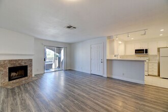 Building Photo - 6867 Tamarus St