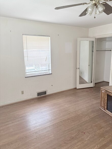Building Photo - 1618 S Dixon Cir
