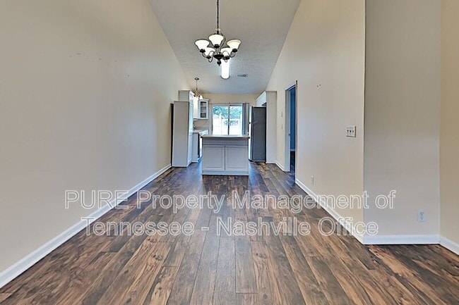 Building Photo - 2120 Lebanon Pike