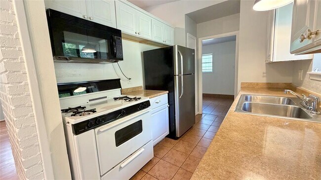 Building Photo - 5213 Halmark Dr