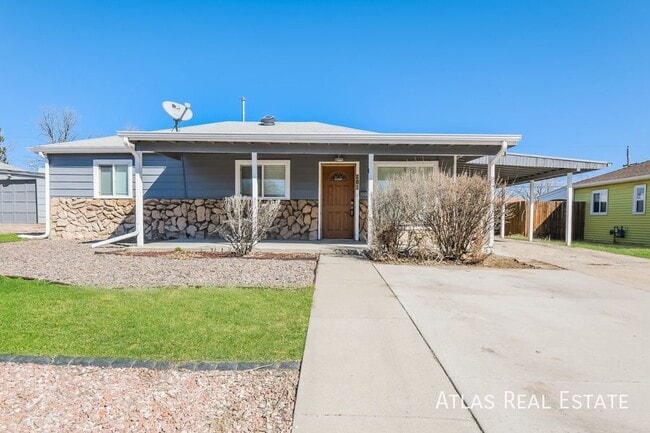 Building Photo - 916 Victor St