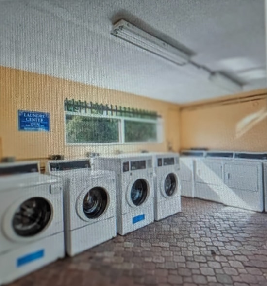 Building Photo - 2625 N Andrews Ave