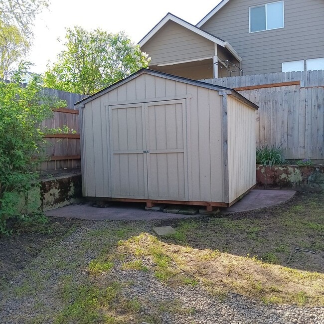 Building Photo - Charming Place To Call Home in Salem