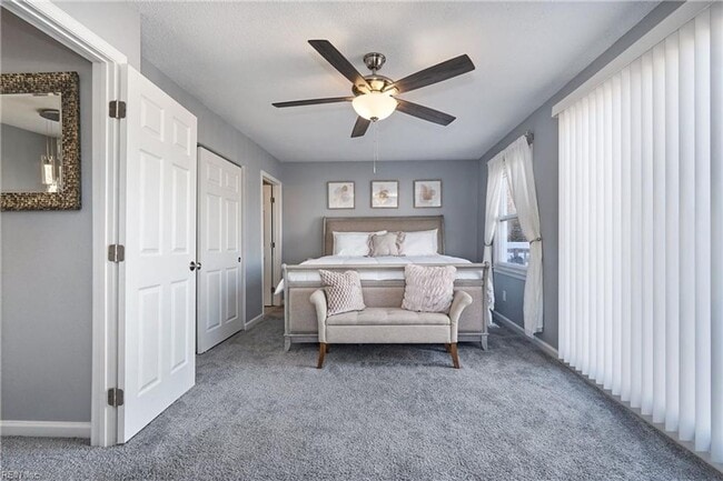 Building Photo - Spacious VB Townhouse!