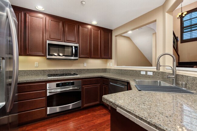 Building Photo - 10410 Duxbury Ln