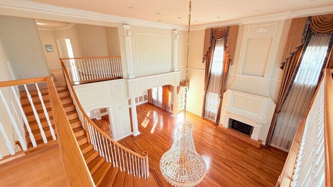 Building Photo - 738 Palmera Ct