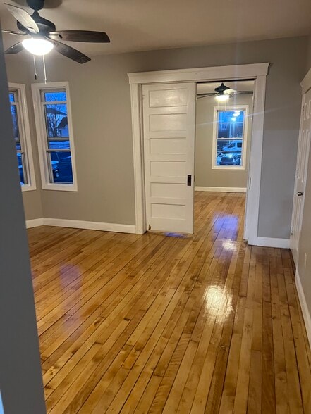 Dining room - 49 Waverly St