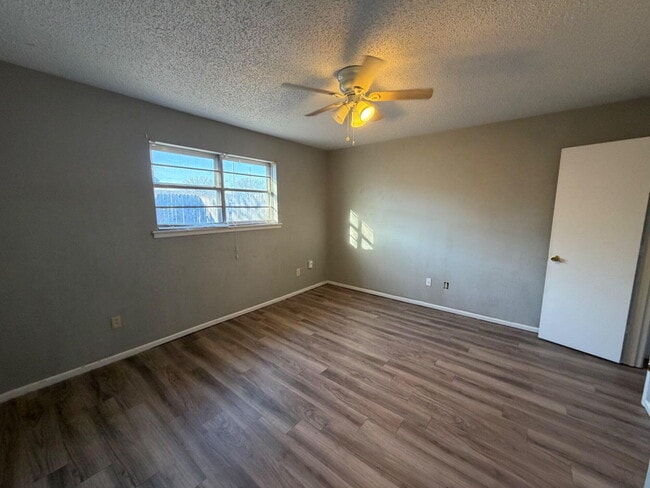 Building Photo - 7206 Avenue W