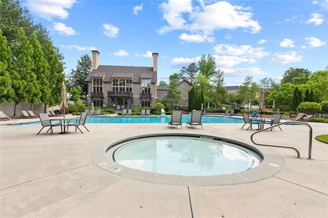 Building Photo - 1005 Regal Hills Ln