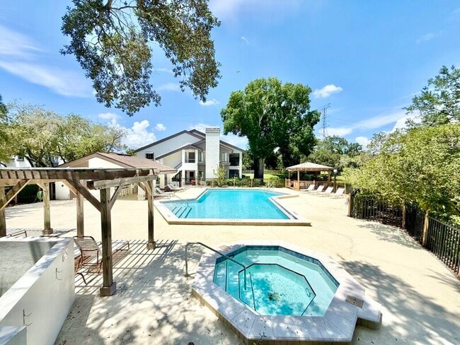 Building Photo - 1723 Cypress Trace Dr