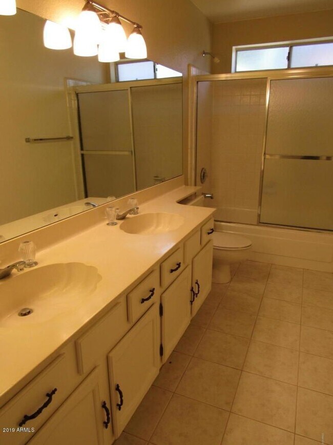 Building Photo - Fantastic 3 Bedroom/2 Bath Single Level Home & NO HOA!  Schedule a Showing Today!