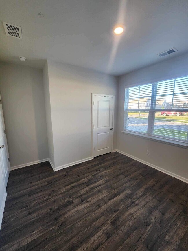 Building Photo - 10035 Hamilton Br Lp