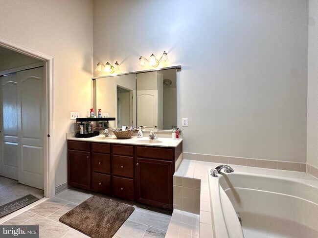 Building Photo - 25593 Creek Run Terrace