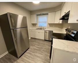 Building Photo - 2 Bedroom Duplex in Popular Lexington Loca...