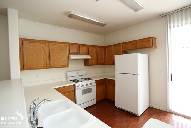 Building Photo - Charming 3Bdm 2Ba Home in Gated Cactus Springs!