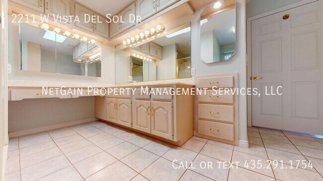 Building Photo - 2211 W Vista Del Sol Dr