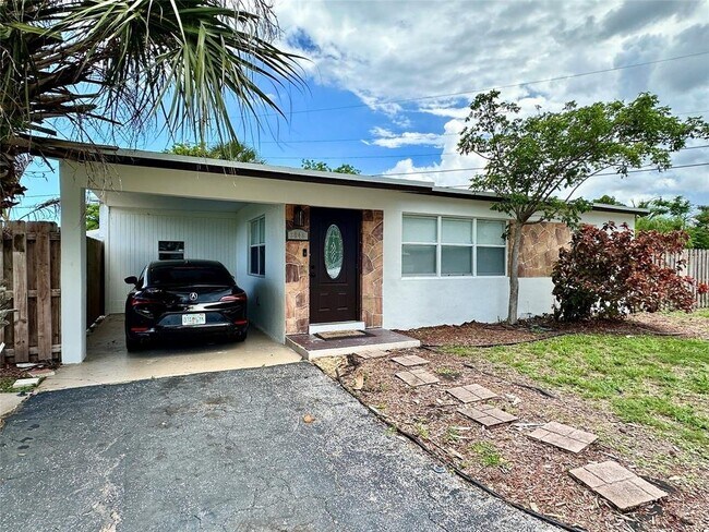 Building Photo - 2648 NE 13th Ave