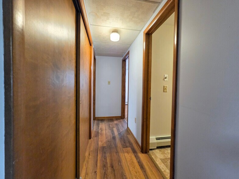 Building Photo - 154 Valley View Dr