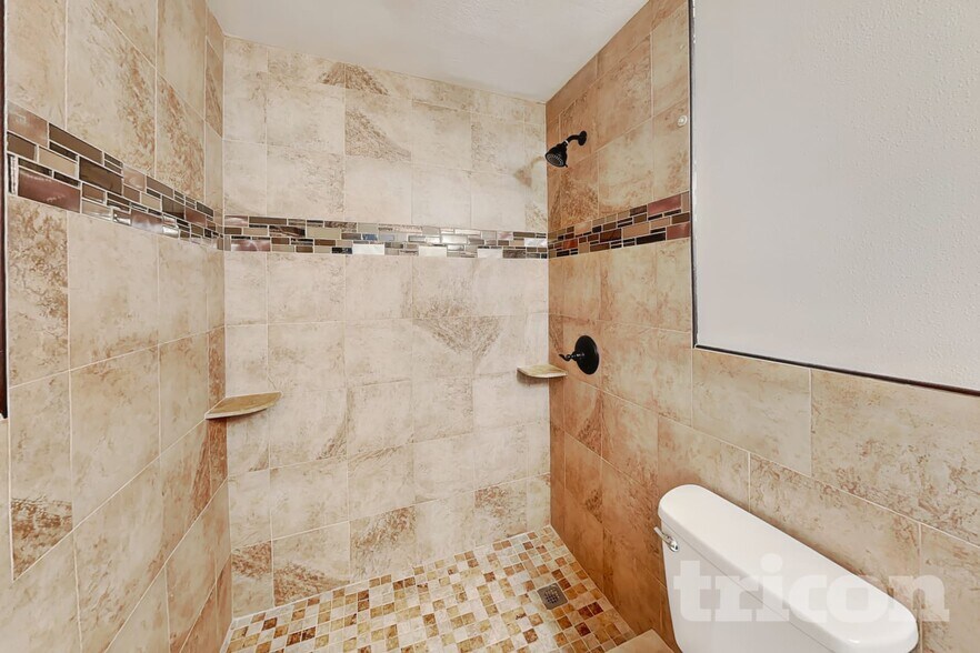 Building Photo - 1115 Hardwood Dr