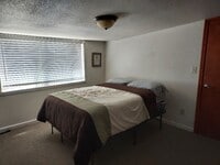 Building Photo - 4601 SE Booth Bend Rd