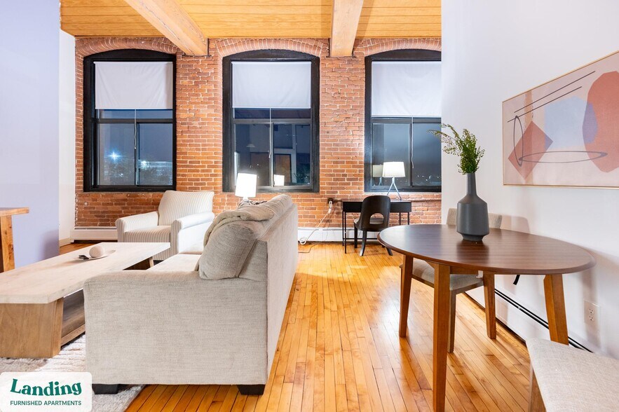 Building Photo - 45 Willow St