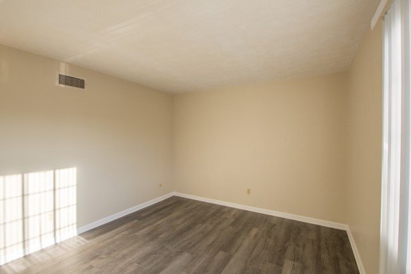 Building Photo - 224 Peppertree Ln